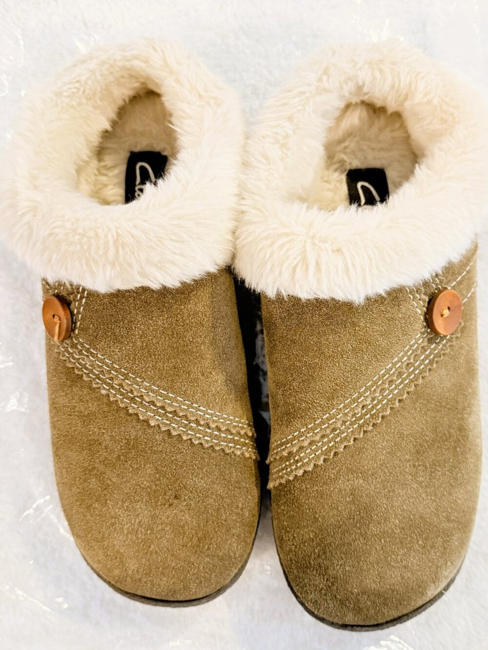 CLARKS WOMEN'S  WINTER CLOG SLIPPERS SIZE 8 Upper leather with Faux Fur lining